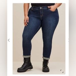 Torrid Boyfriend Jeans Size 30 NWT
